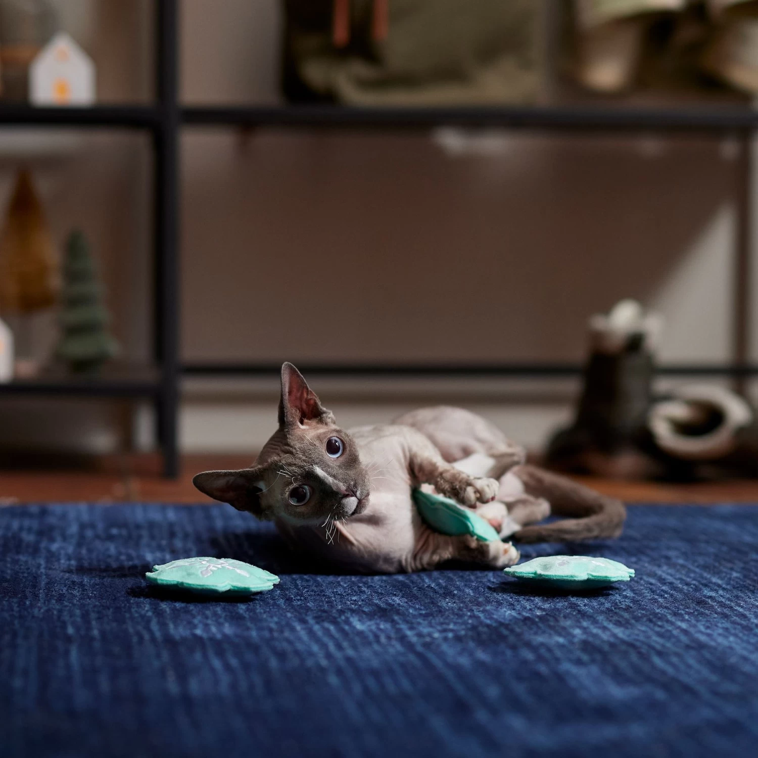 Frisco Snowflake Plush Cat Toy With Catnip, 3 Count 5 Frisco Snowflake Plush Cat Toy With Catnip, 3 Count - Image 3