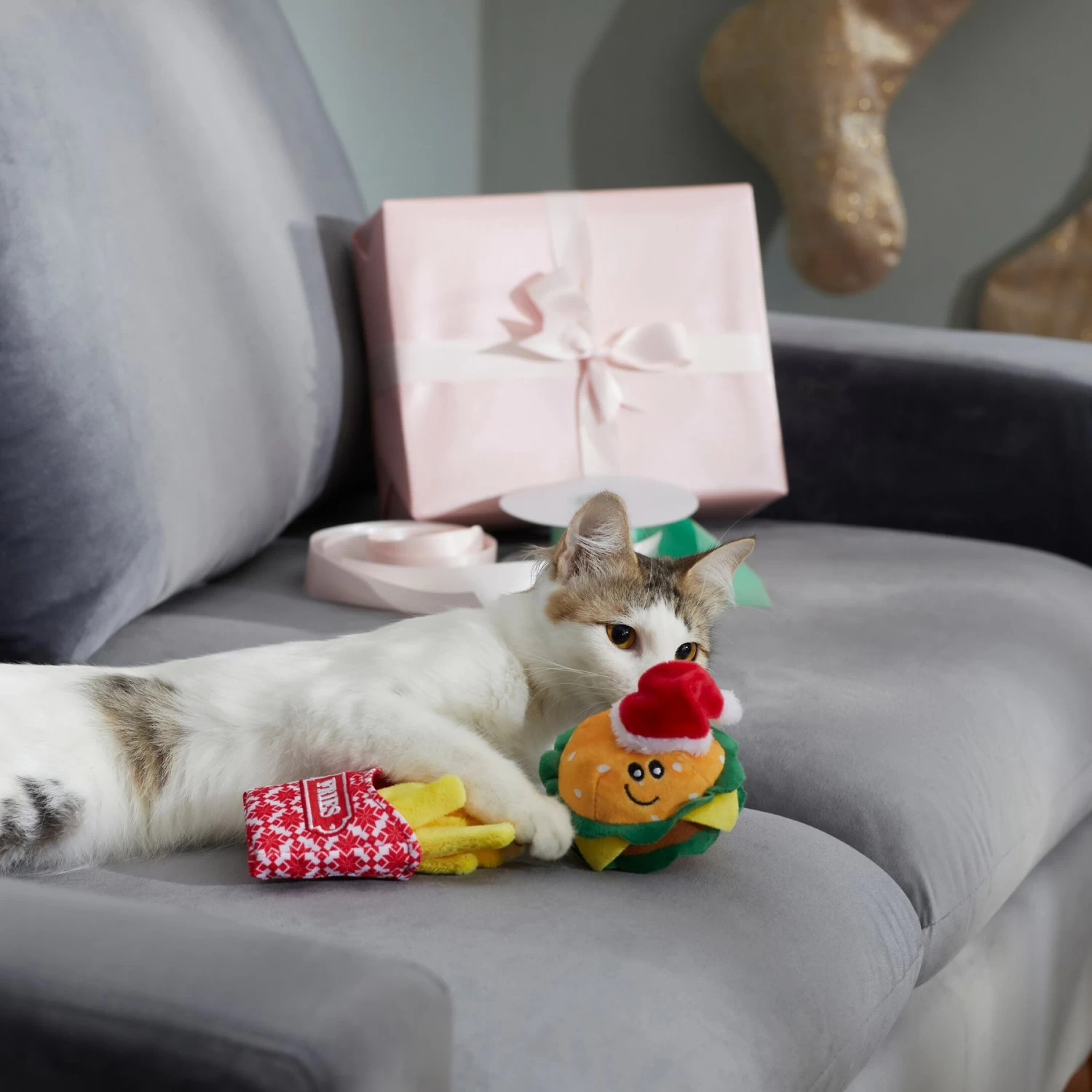 Frisco Holiday Burger & Fries Plush Cat Toy With Catnip, 2 Count 5 Frisco Holiday Burger & Fries Plush Cat Toy With Catnip, 2 Count - Image 3