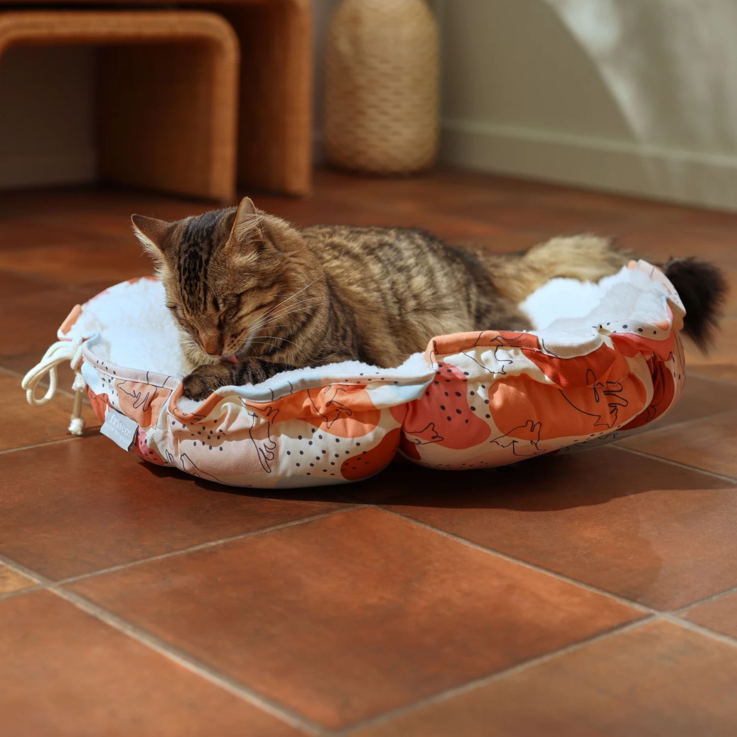 Frisco Calico Cat Design Adjustable Cat Bolster Bed 2 Frisco Calico Cat Design Adjustable Cat Bolster Bed